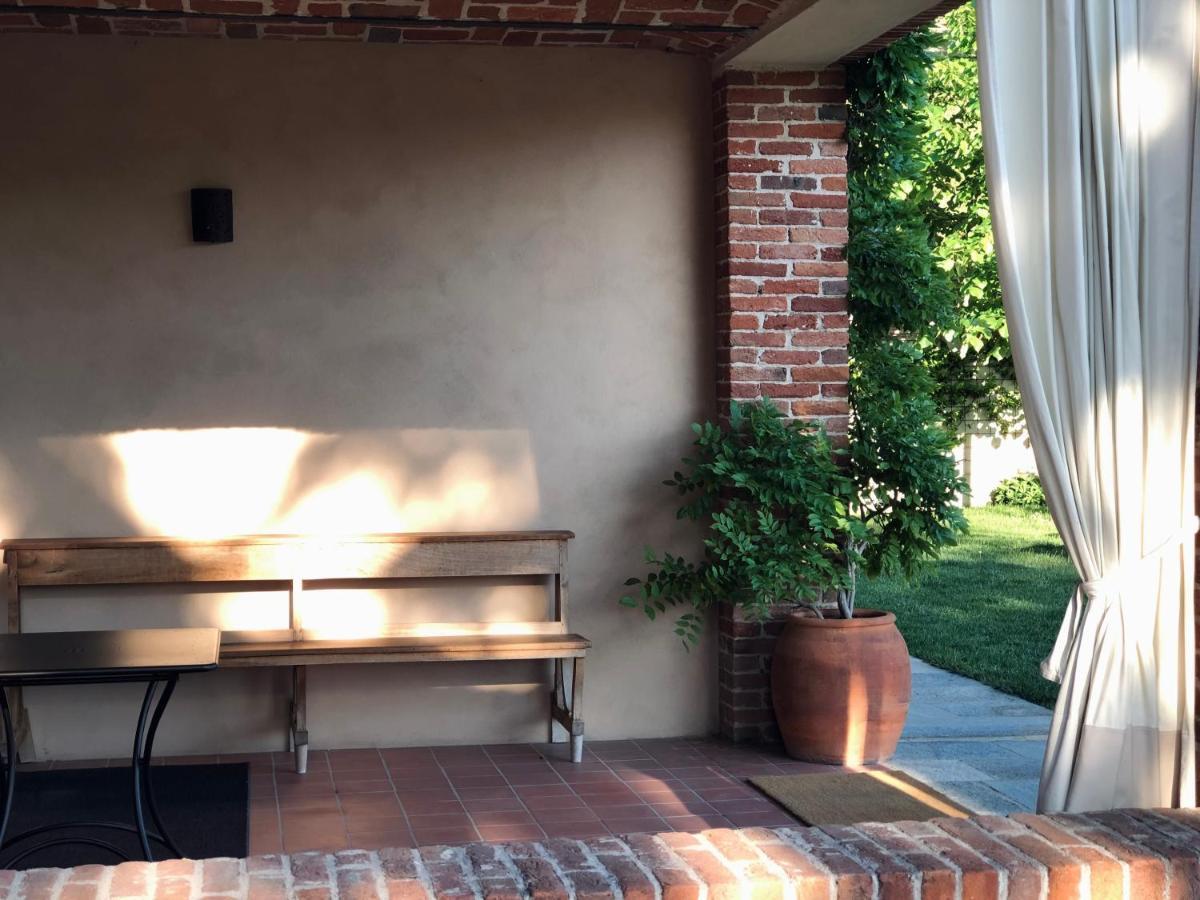 Miaclara Relais Guest House Алба Екстериор снимка