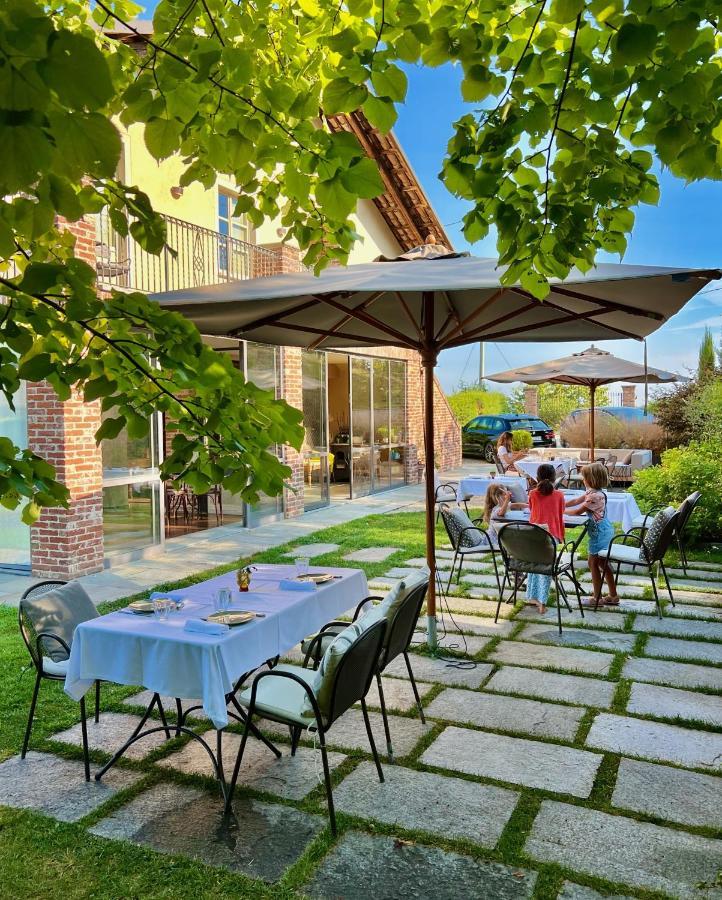 Miaclara Relais Guest House Алба Екстериор снимка