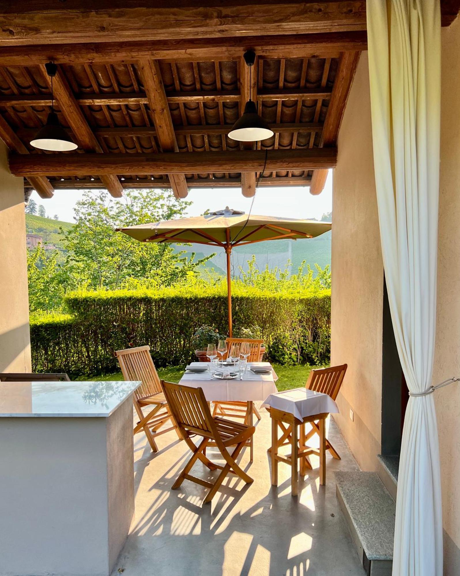 Miaclara Relais Guest House Алба Екстериор снимка