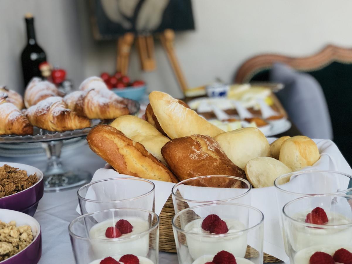 Miaclara Relais Guest House Алба Екстериор снимка