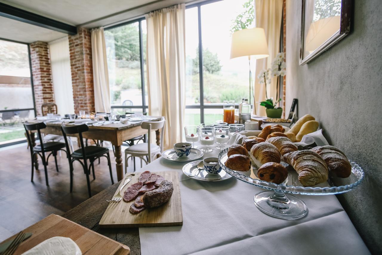 Miaclara Relais Guest House Алба Екстериор снимка