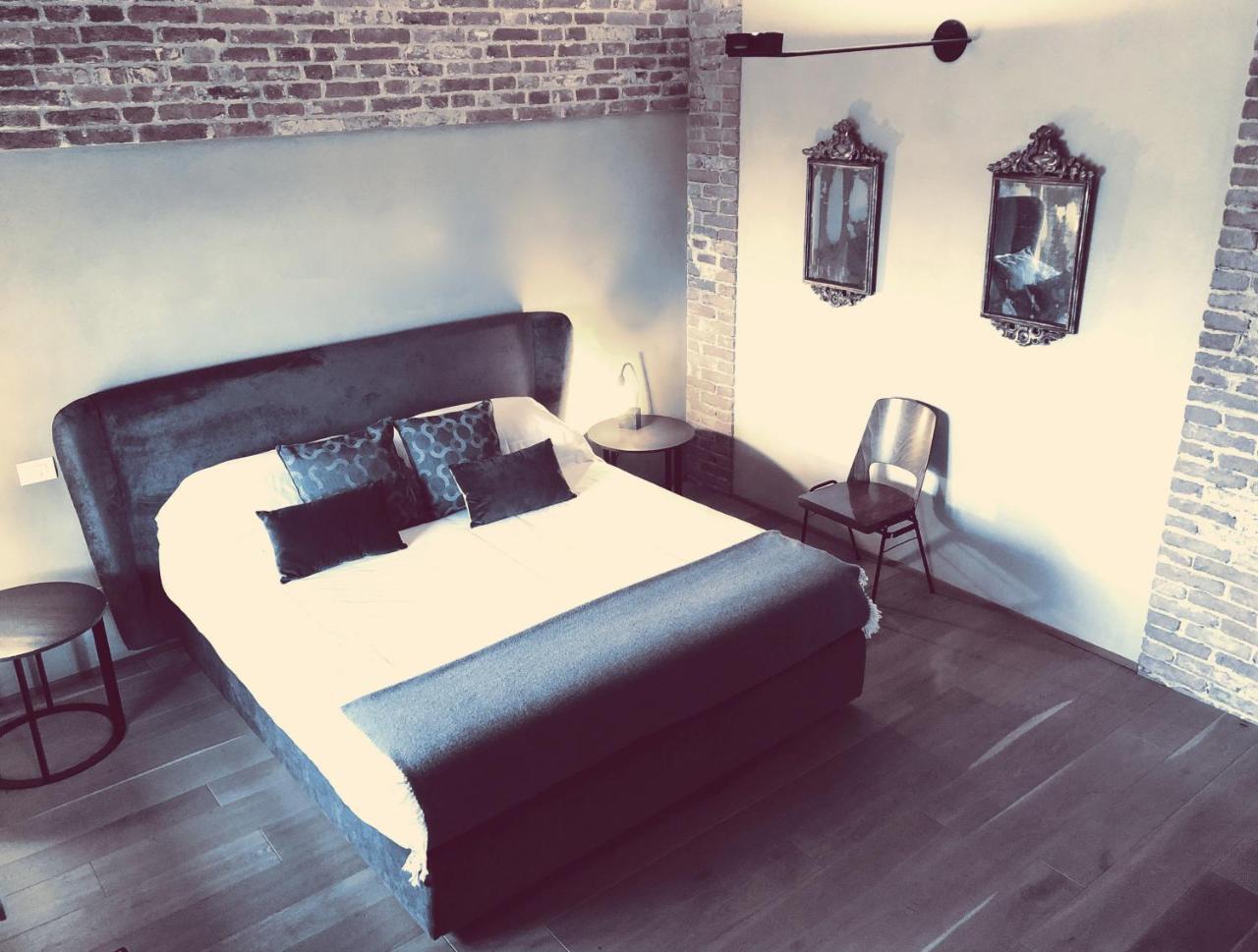 Miaclara Relais Guest House Алба Екстериор снимка