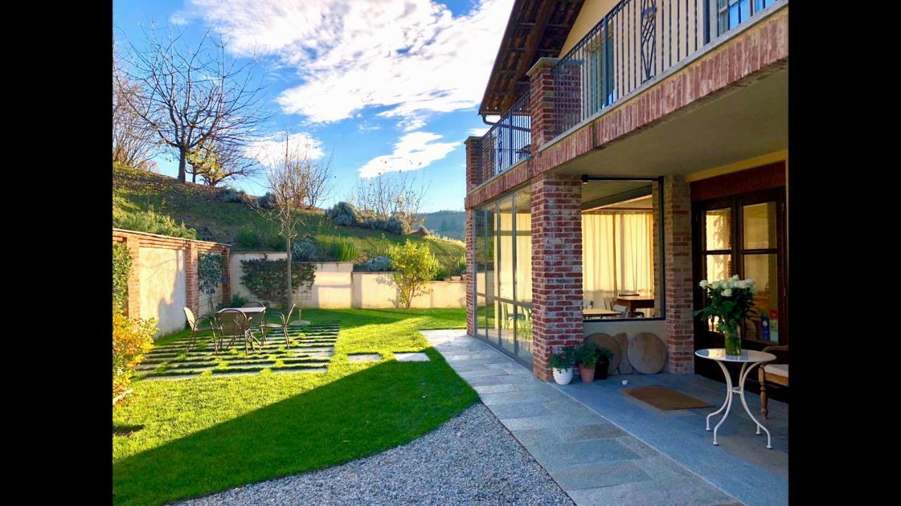 Miaclara Relais Guest House Алба Екстериор снимка